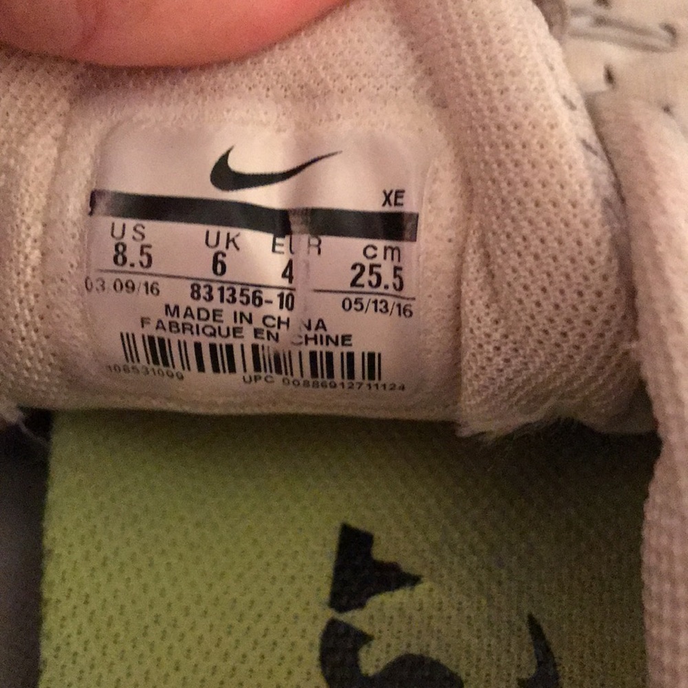 Nike running sneakers Size 8.5 - Picture 9 of 12